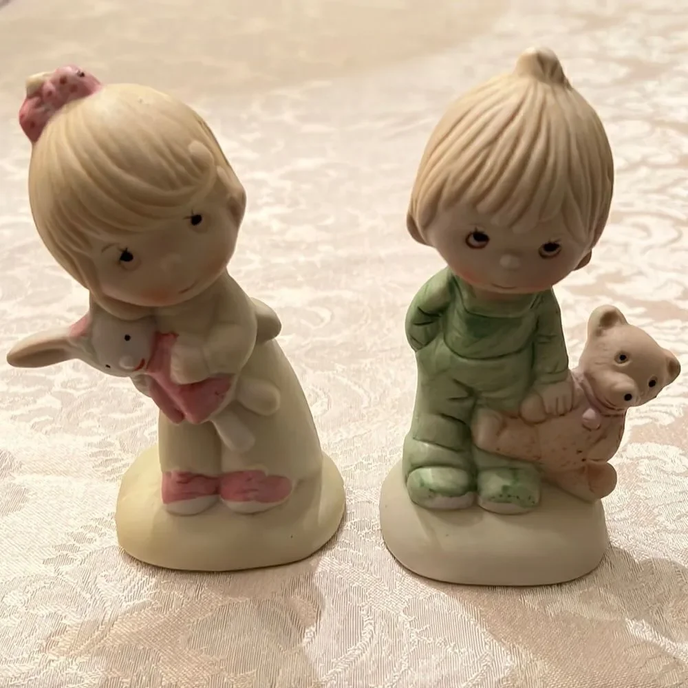 Vintage girl & boy porcelain figurines no chips cracks or discoloration EVC